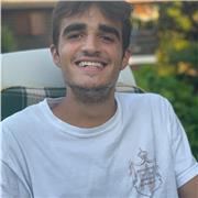 Frequentante corso di Laurea di Economia Aziendale e diplomato al Liceo Classico, do ripetizioni di Italiano, Storia, Geografia e Matematica